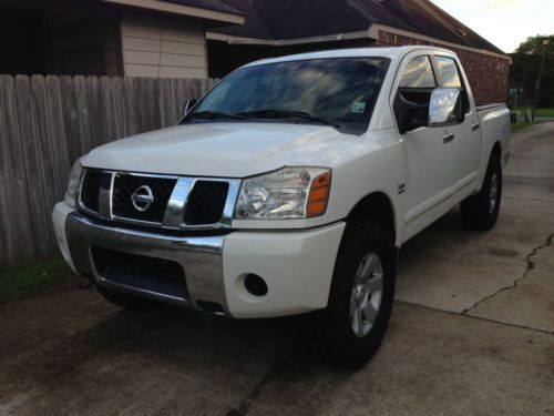 2004 nissan titan se crew cab pickup 4-door 5.6l