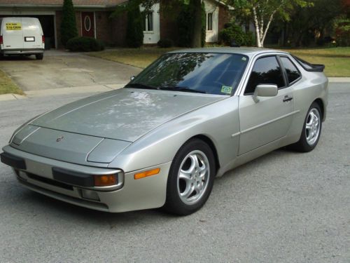 Porsche 944 non-turbo (144 hp)  platinum  selling as parts car