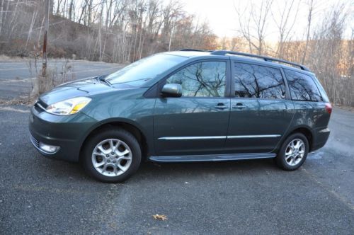 05 toyota sienna xle limited minipassenger van no reserve one owner clean carfax