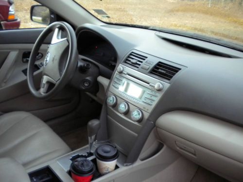 2009 Toyota Camry SE Sedan 4-Door 2.4L, image 2