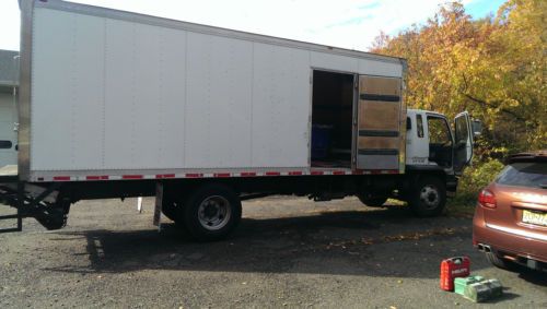 2006 mitsubishi fuso 24&#039; box truck with allison automatic trans &amp; liftgate