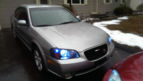 2003 nissan maxima se 3.5l 6 spd stick shift