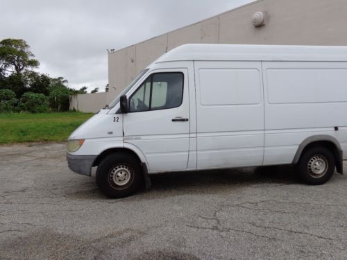 2004 dodge sprinter 2500 base high top cargo van 5-door 2.7l