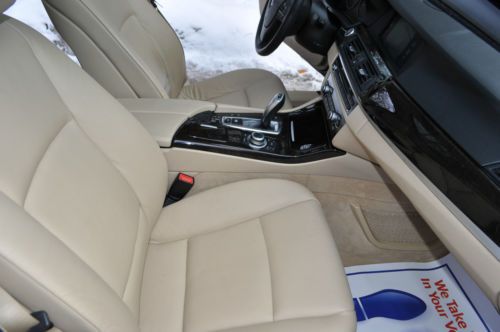 2011 535 X-Drive.NO RESERVE.AWD./Navi/Moon/19's/Camera /Xenon/Salvage/REBUILT, image 16