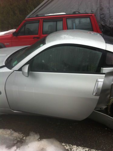 2003 nissan 350z base coupe 2-door 3.5l