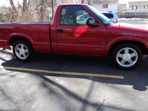 1997 s-10 super sport &#034;yes s s &#034; 71000miles  red truck no reserve