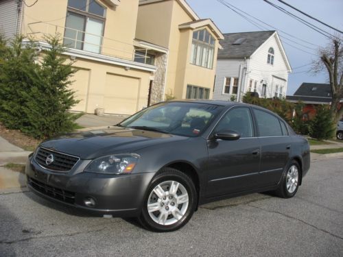 ???2.5l s, automatic, gas saver, extra clean, only 44k miles! runs great, save$$