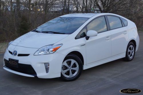 2013 toyota prius hybrid 1-owner off lease best mpg