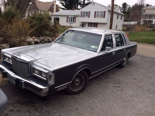 1985 lincoln town car. 5.0 engine