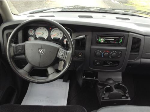SLT 5.7L 5.7L V8 HEMI 'MAGNUM' ENGINE Body color upper front fascia Cargo lamp, image 10