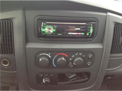 SLT 5.7L 5.7L V8 HEMI 'MAGNUM' ENGINE Body color upper front fascia Cargo lamp, image 12