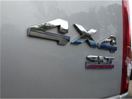 SLT 5.7L 5.7L V8 HEMI 'MAGNUM' ENGINE Body color upper front fascia Cargo lamp, image 20