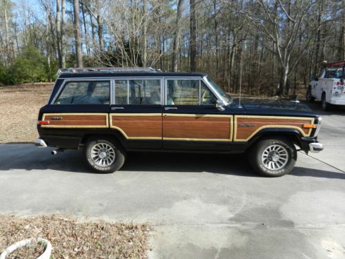 Black 1988 Jeep Wagoneer, image 3