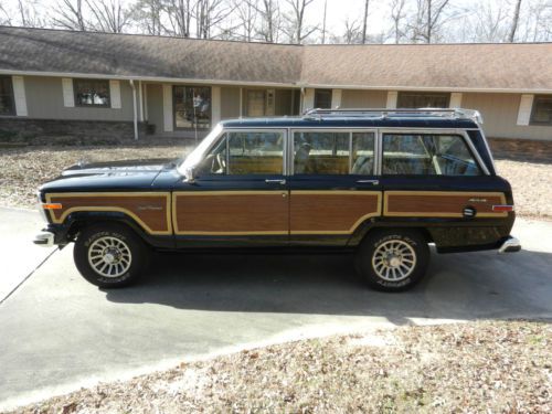 Black 1988 Jeep Wagoneer, image 4
