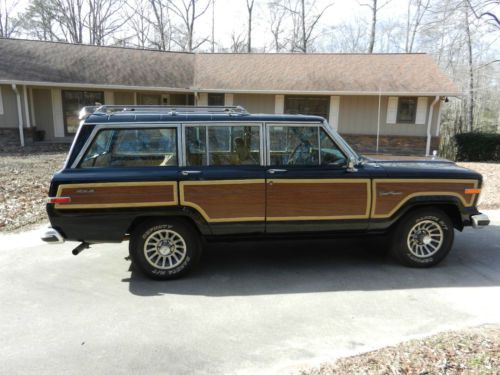 Black 1988 Jeep Wagoneer, image 9