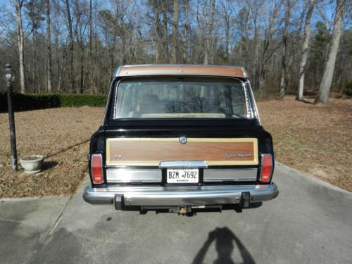 Black 1988 Jeep Wagoneer, image 10