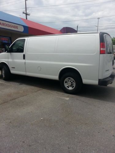 2005 chevrolet express 2500 base standard cargo van 3-door 4.8l