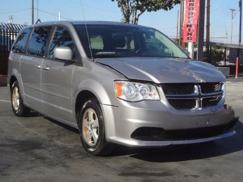 2013 dodge grand caravan sxt damaged salvage rebuilder must see priced to sell!!