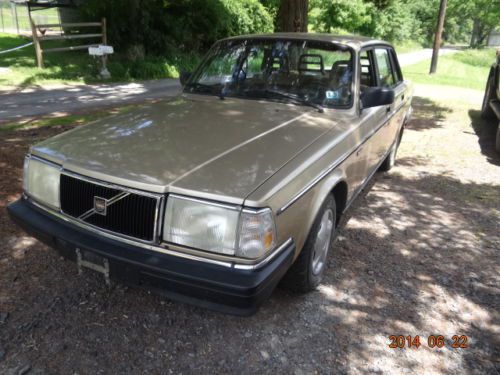 1993 volvo 240 base sedan 4-door 2.3l