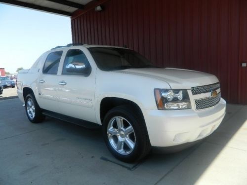 5.3 v8 2wd ltz sunroof nav dvd low miles tow pkg locking diff 20 wheels