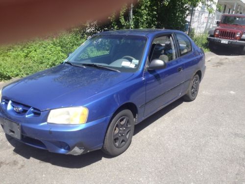 Hyundai accent 5spd 36mpg runs good but needs some work