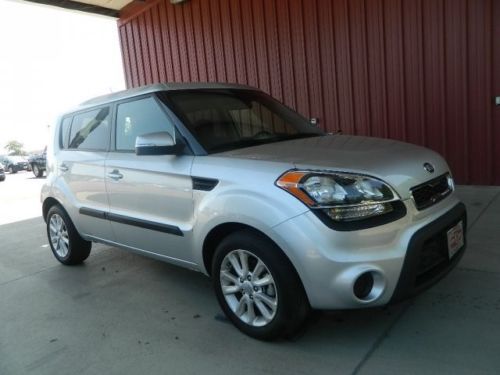 28 hwy mpg 4 cyl 6 speed automatic trans 1-owner cloth seats bluetooth