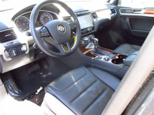 TDI Lux 4WD , Black Uni, Black Leather, DIESEL, image 13