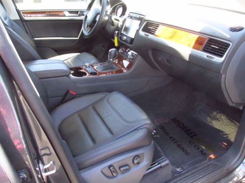 TDI Lux 4WD , Black Uni, Black Leather, DIESEL, image 25