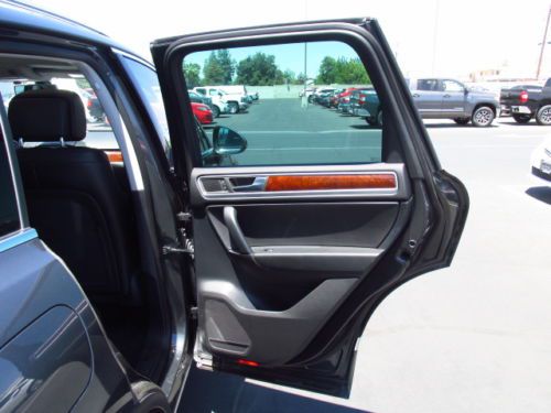 TDI Lux 4WD , Black Uni, Black Leather, DIESEL, image 29