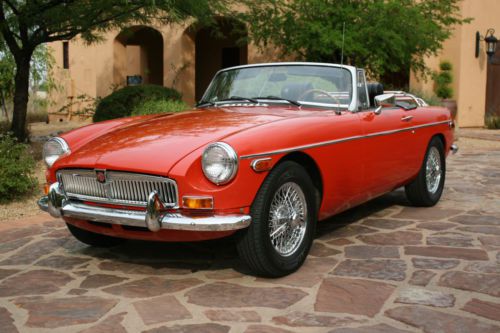 Beautifully restored 1976 mgb roadster. ready for summer fun!