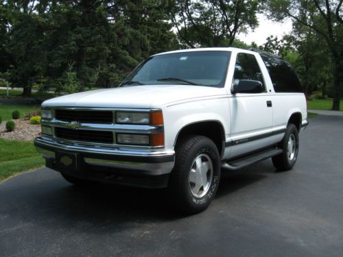 1999 chevy tahoe 2 door ls white 4x4 k1500