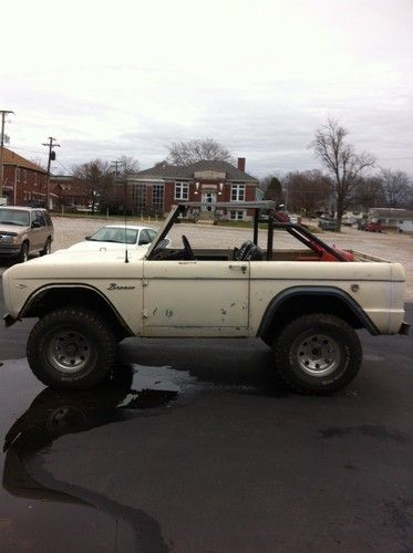 1967 ford bronco hard top v8