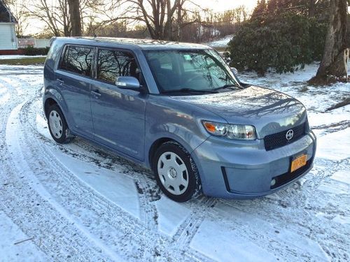2010 scion xb **leather and more** 54k miles