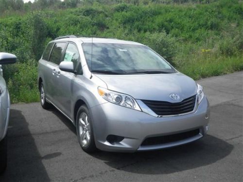 2014 toyota sienna le