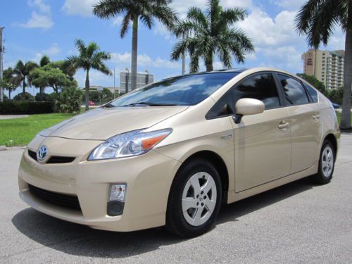 Florida prius iii solar roof navigation rear camera moonroof gas saver nice!