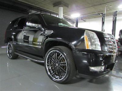 08 cadillac escalade awd black on black new rims and tires nav dvd players roof
