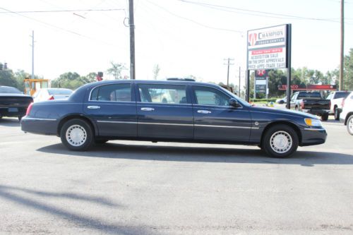 2000 lincoln town car base limousine 4-door 4.6l