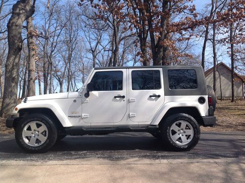 2010 jeep wrangler unlimited sahara sport utility 4-door 3.8l