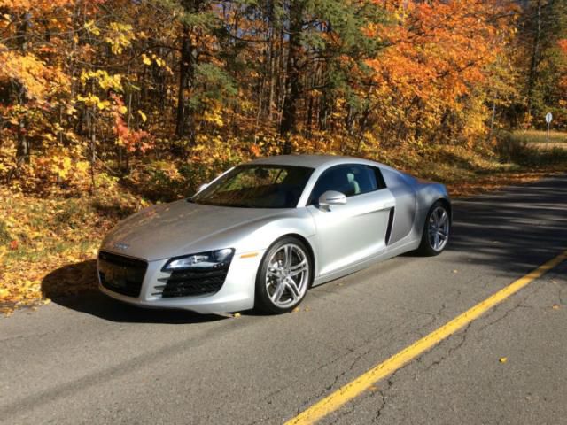 2008 audi r8 base coupe 2-door