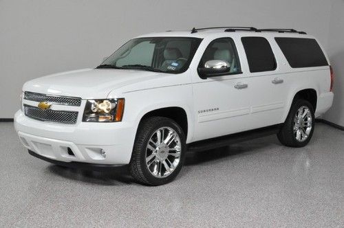 Entertainment - moonroof - chrome 22s - heated seats