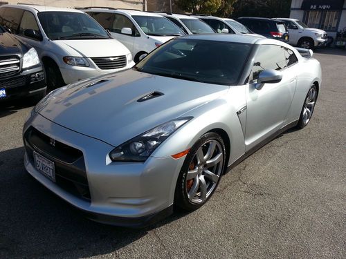 2009 nissan gt-r premium / clean title