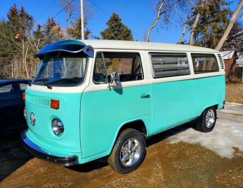 Fully restored 1974 vw transporter