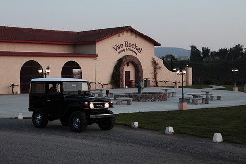 1981 bj41 diesel / 4 cylinder / mostly just restored / runs perfect / rare color