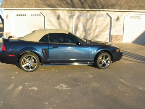 2003 ford mustang convertible