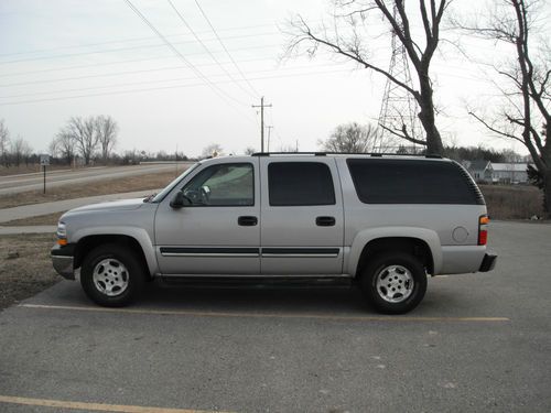 2005 chevrolet suburban 1500 4x4 fully loaded 5.3 v8 flex fuel model