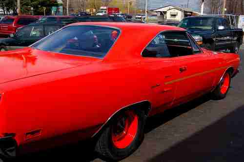 1970 Plymouth Road Runner 440+6 4-Speed PistolGrip AirGrab Buckets HEMI Orange, US $45,000.00, image 6