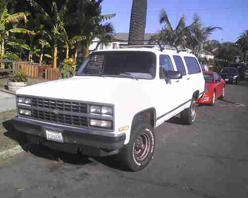 1990 Chevrolet Suburban 4x4 Silverado, image 2
