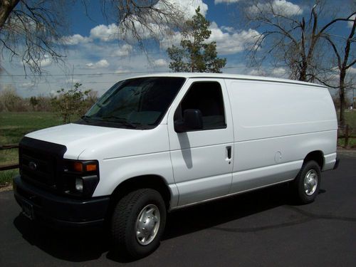 2008 ford e-250 base standard cargo van 3-door 5.4l