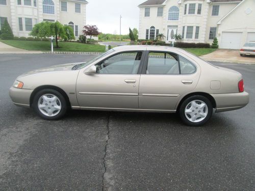 2001 nissan altima gxe special edition--only 59k miles--wow!