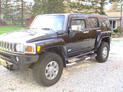 2006 hummer  h3 luxury package sport utility 4-door 3.5l black on black upgrades